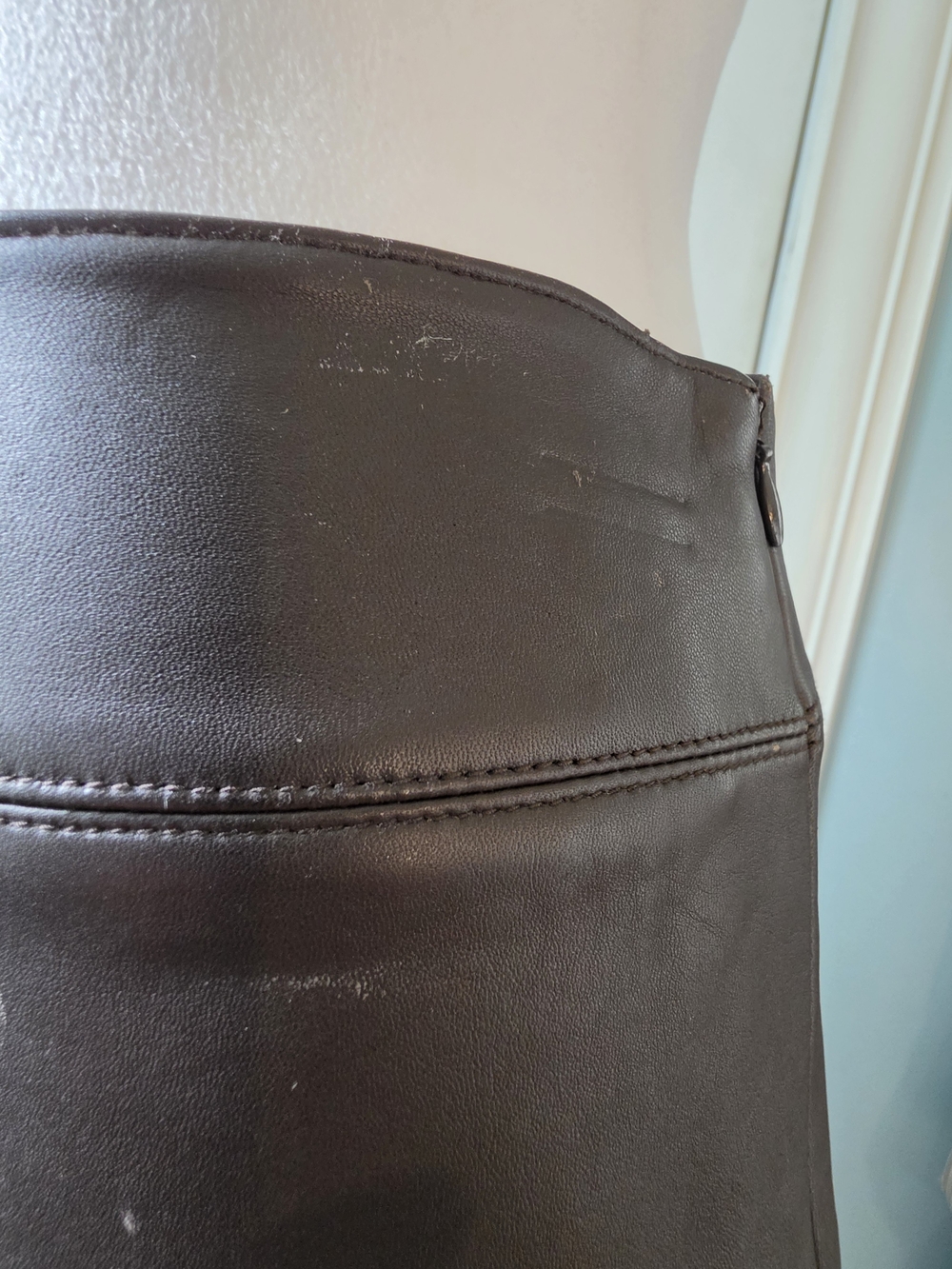 Vintage Lord & Taylor Nappa Leather Pencil Skirt Womens 2P Dark Brown Timeless - Picture 4 of 16